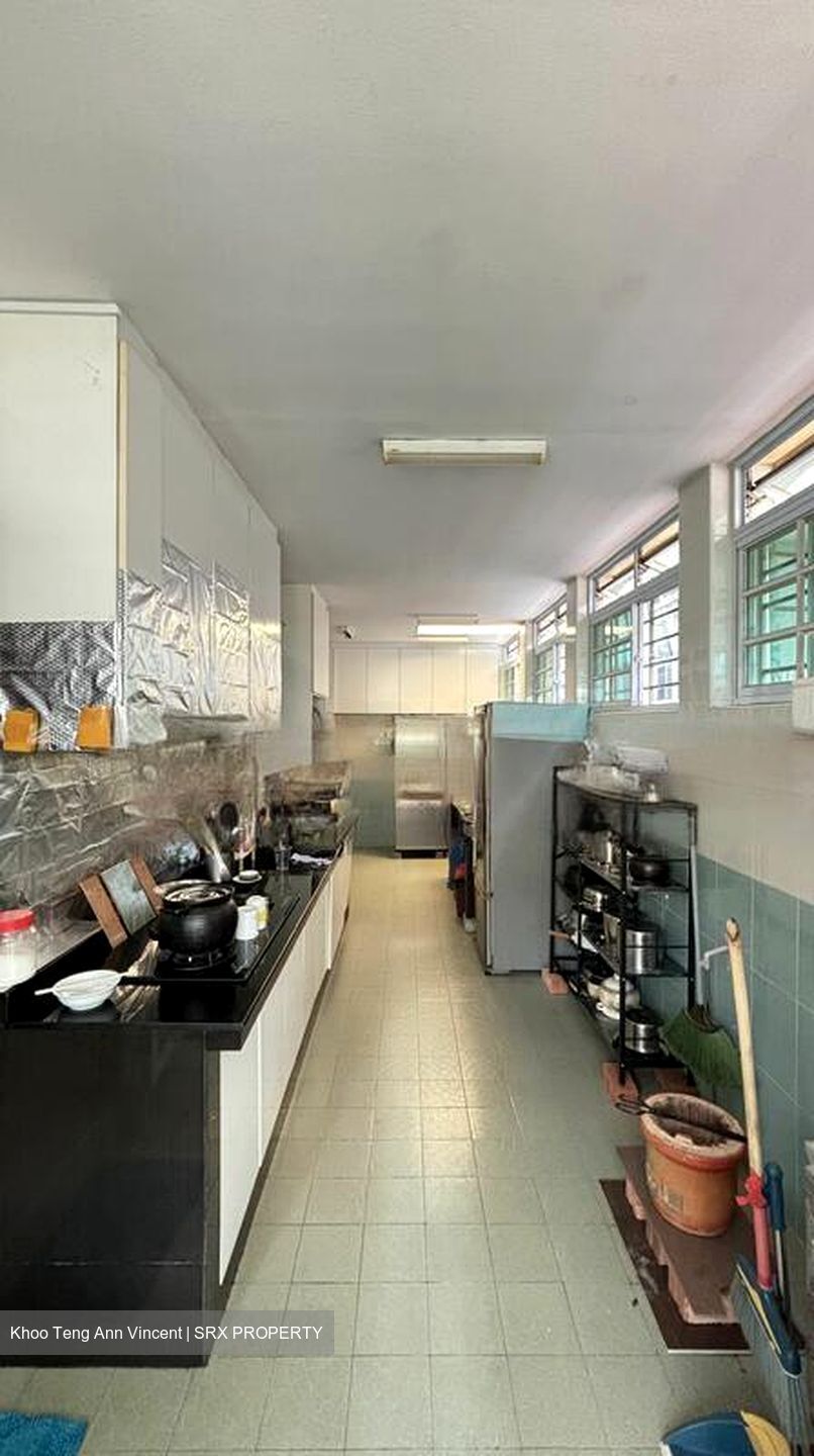 Charlton 18 (D19), Terrace #440241101
